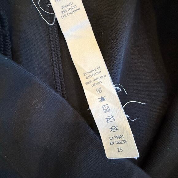 Lululemon Cuffed Pocket Shorts Black Stretch Black Sz 4 Casual Travel Versatile - Picture 7 of 10